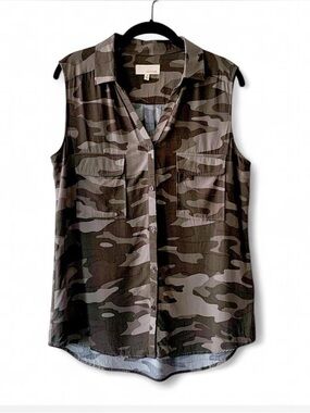 Sleeveless Camo Utility Button-Front Top - Gray